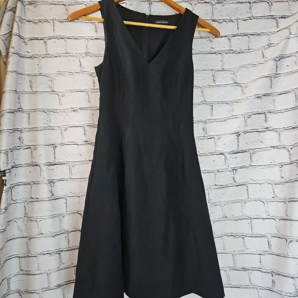 Banana Republic Black Sleeveless Midi Dress